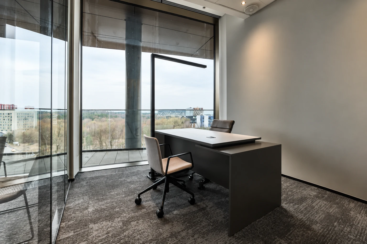Einzelbüro am Fenster